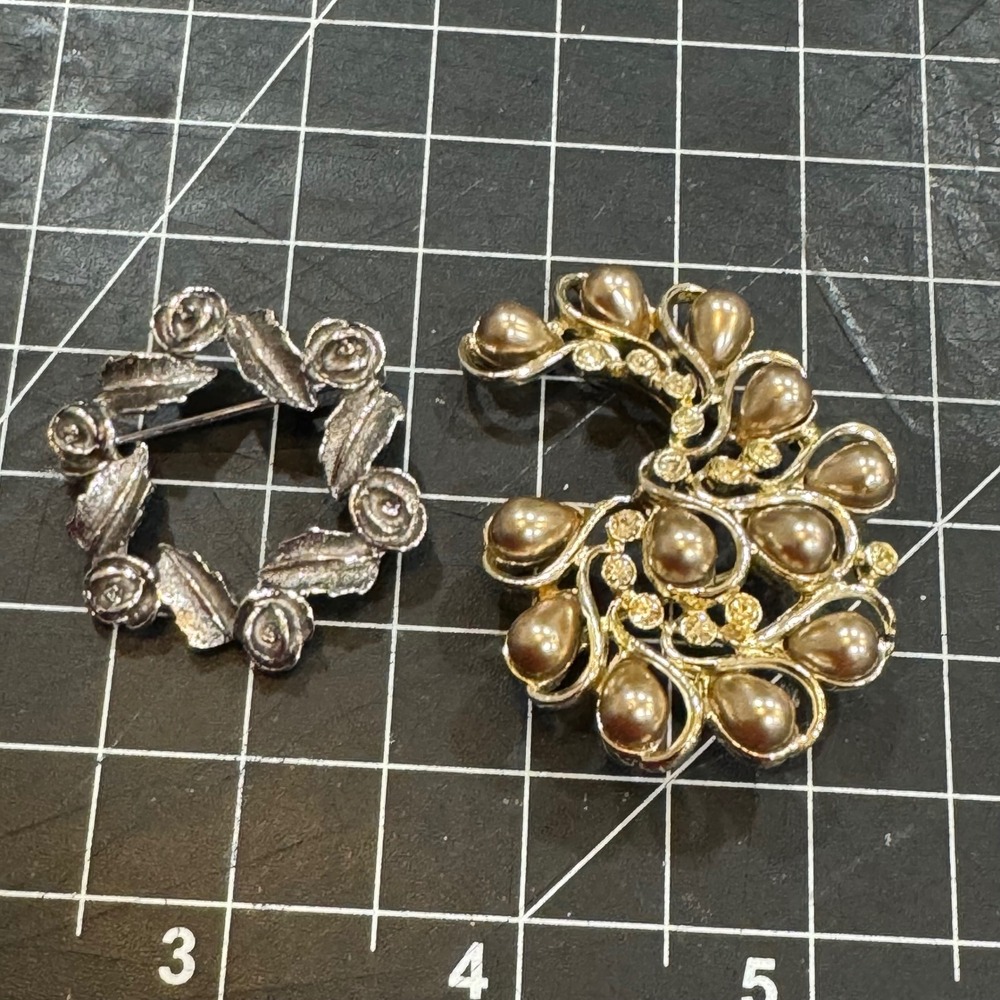 Vintage Sarah Coventry Brooch Set‎ Gold Tone Faux Pearl Silver Tone Rose Wreath